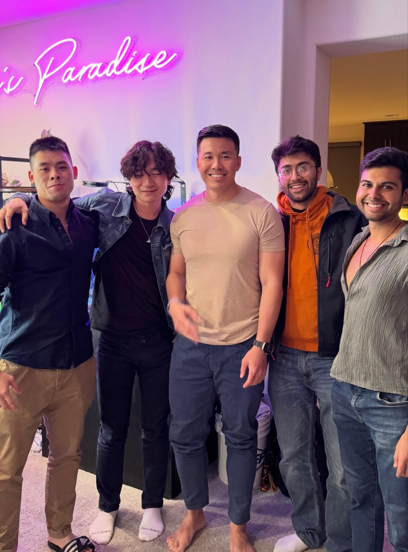 Mike Ke coaching students on dating for Chinese men in Las Vegas